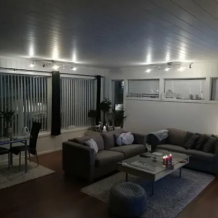 Dubble In Share Hause * Tromsø